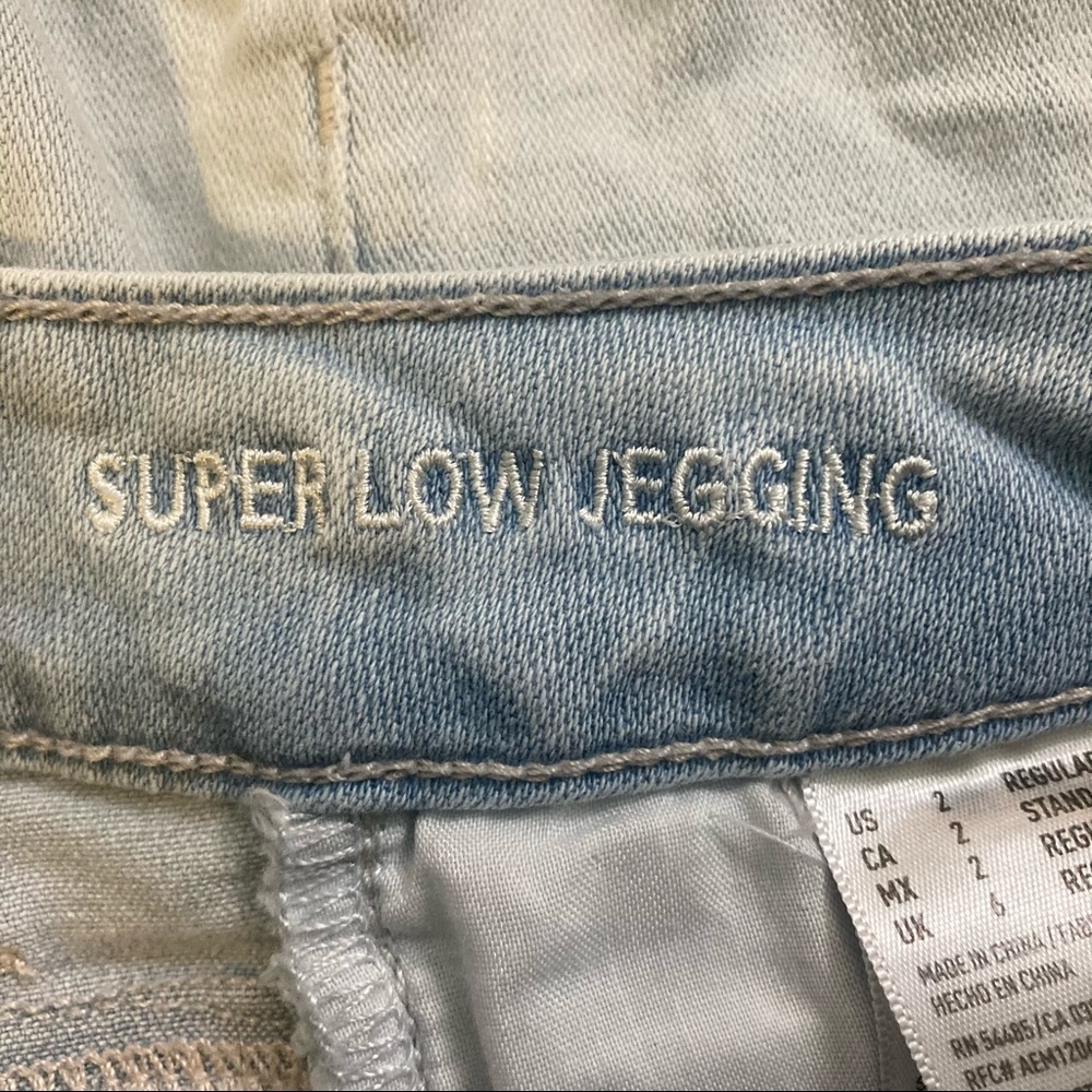 American Eagle Distressed Jeggings - Picture 5 of 9